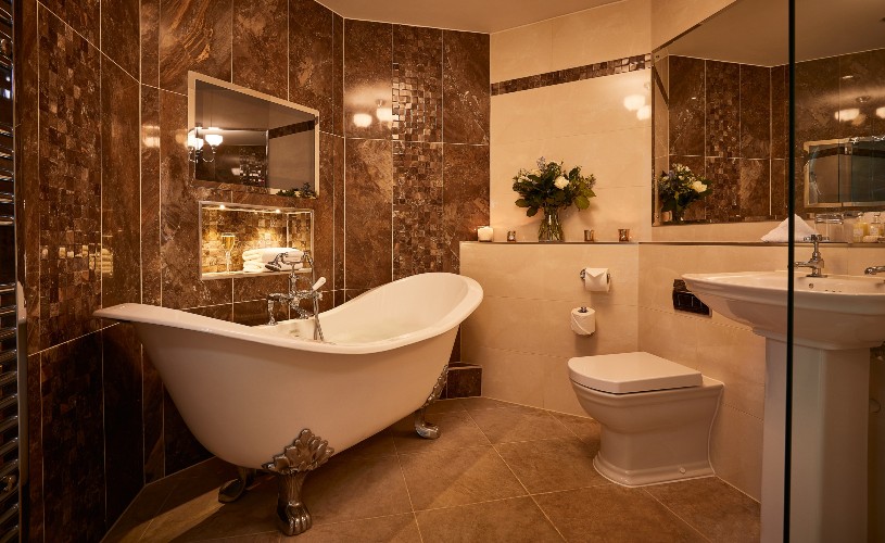 Cavendish bathroom at Macdonald Bath Spa Hotel